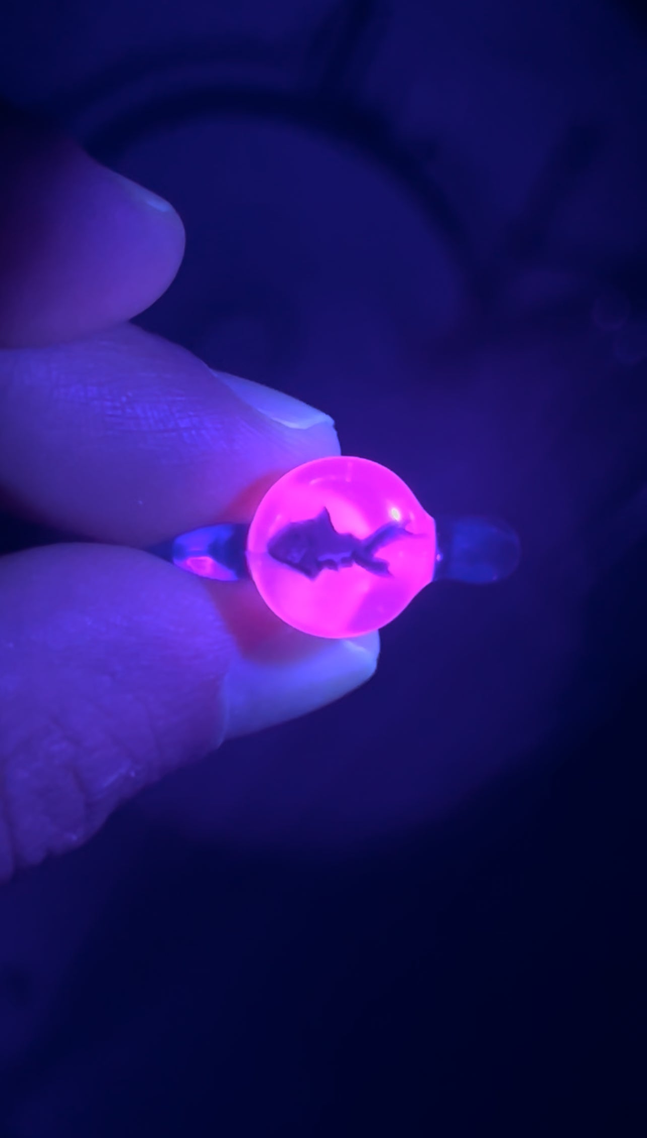 Ring size 4.5 - Shark Mille, cobalt & glowstick (UV)