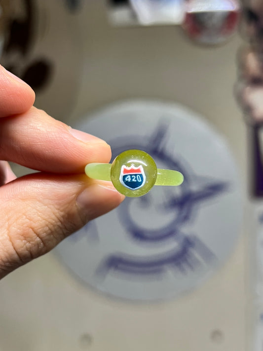 Ring size 7.5 - Hulk , 420 Mille (CFL/UV)